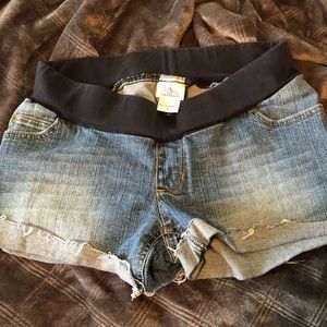Maternity shorts